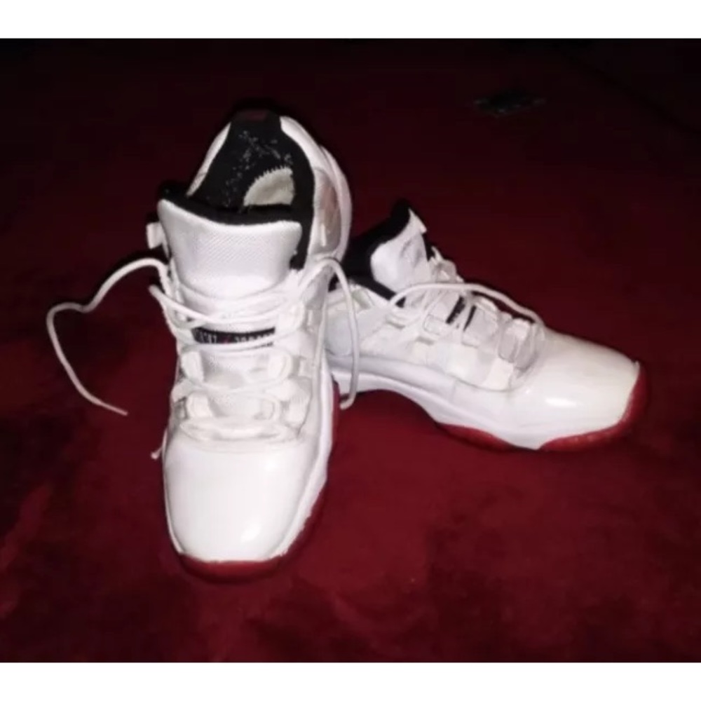 Jordan low 11s